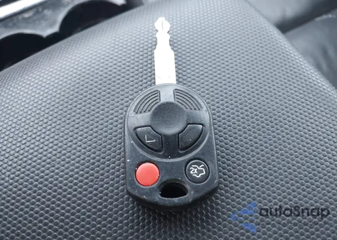 2008 Ford Escape Limited z USA, uszkodzony, nr VIN 1FMCU04198KD14634